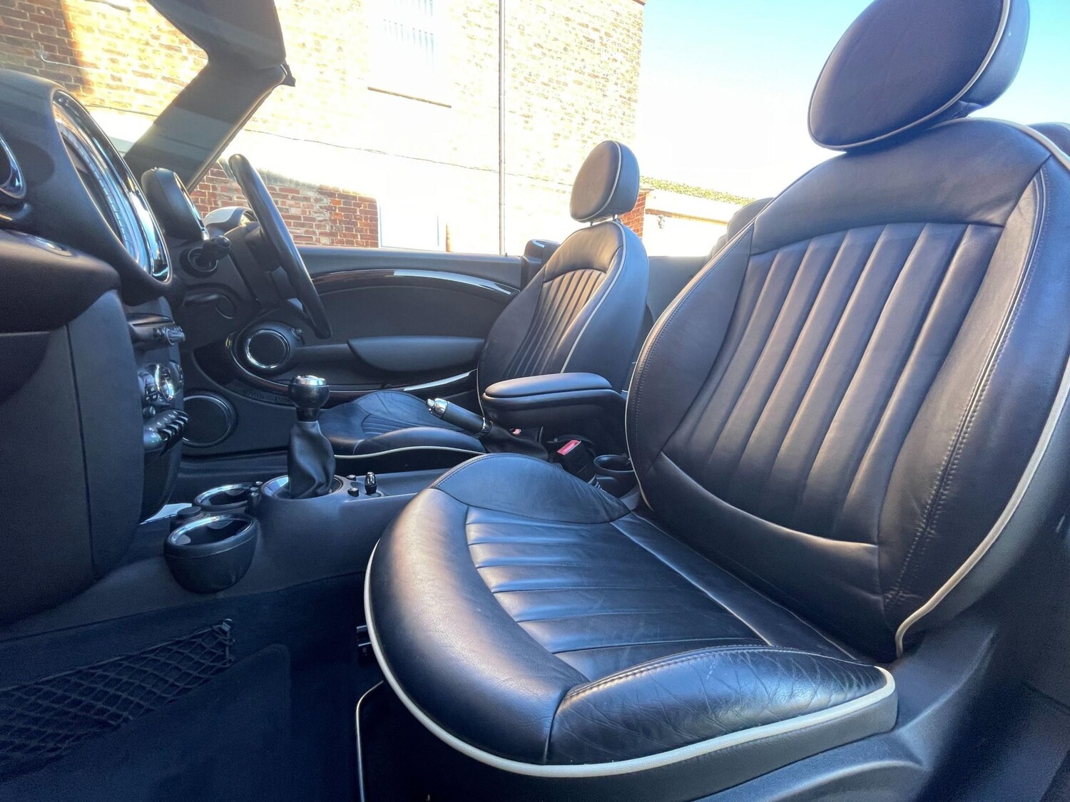 Used MINI Convertible 2011 for sale - 77989462: Photo 16