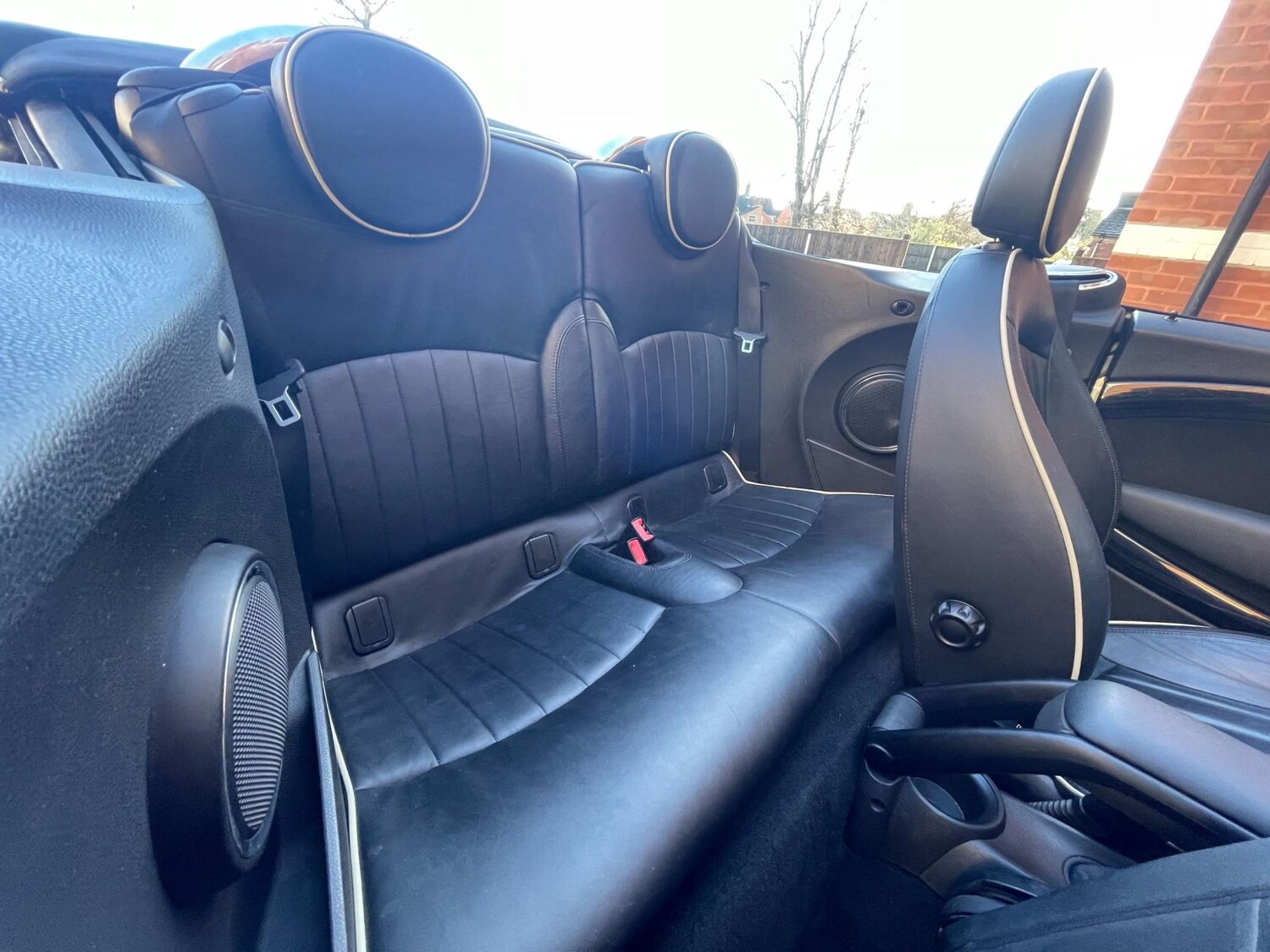 Used MINI Convertible 2011 for sale - 77989462: Photo 17