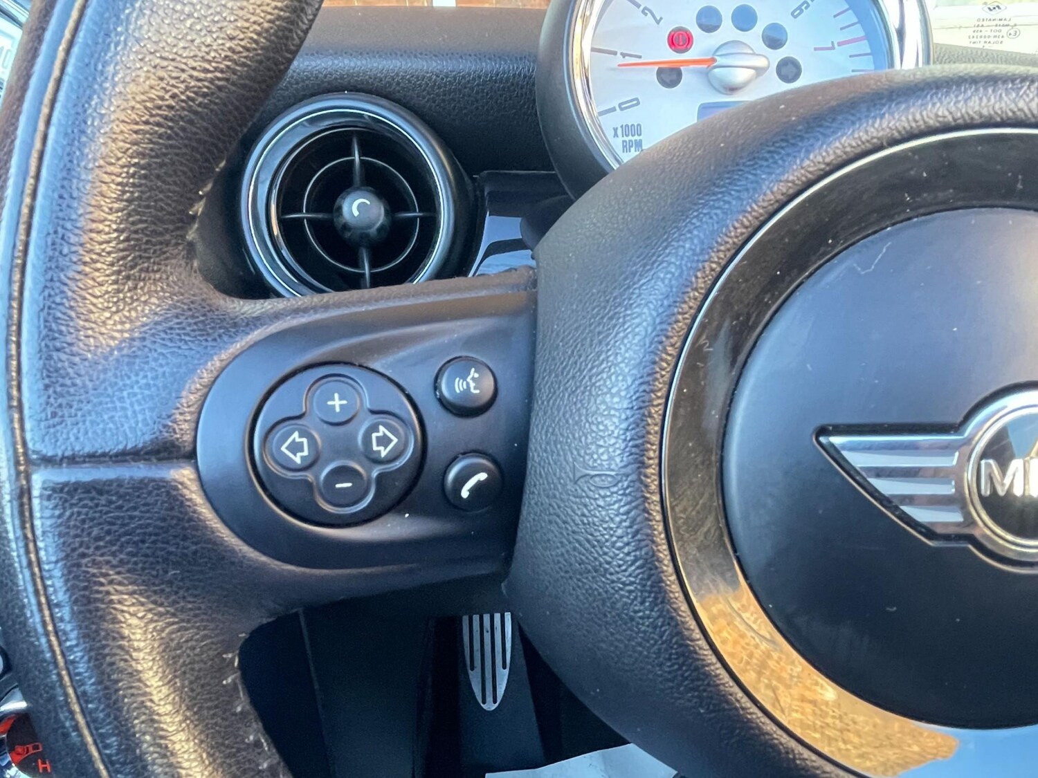 Used MINI Convertible 2011 for sale - 77989462: Photo 19