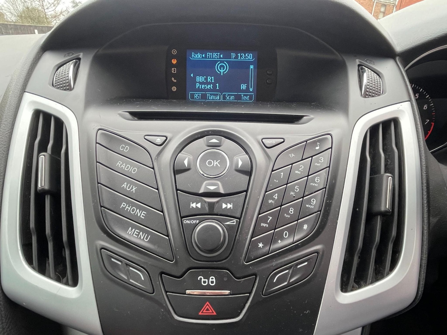 Used Ford Focus 2011 for sale - 77989467: Photo 11