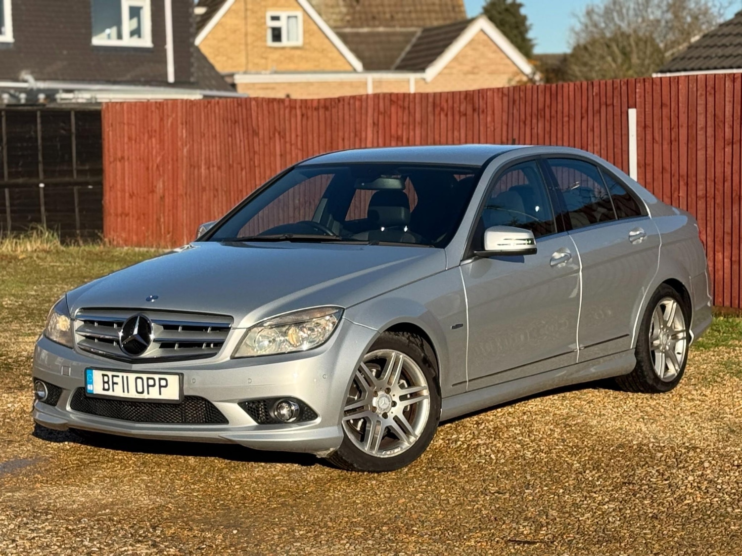 Used Mercedes-Benz C Class 2011 for sale - 77989472: Photo 2