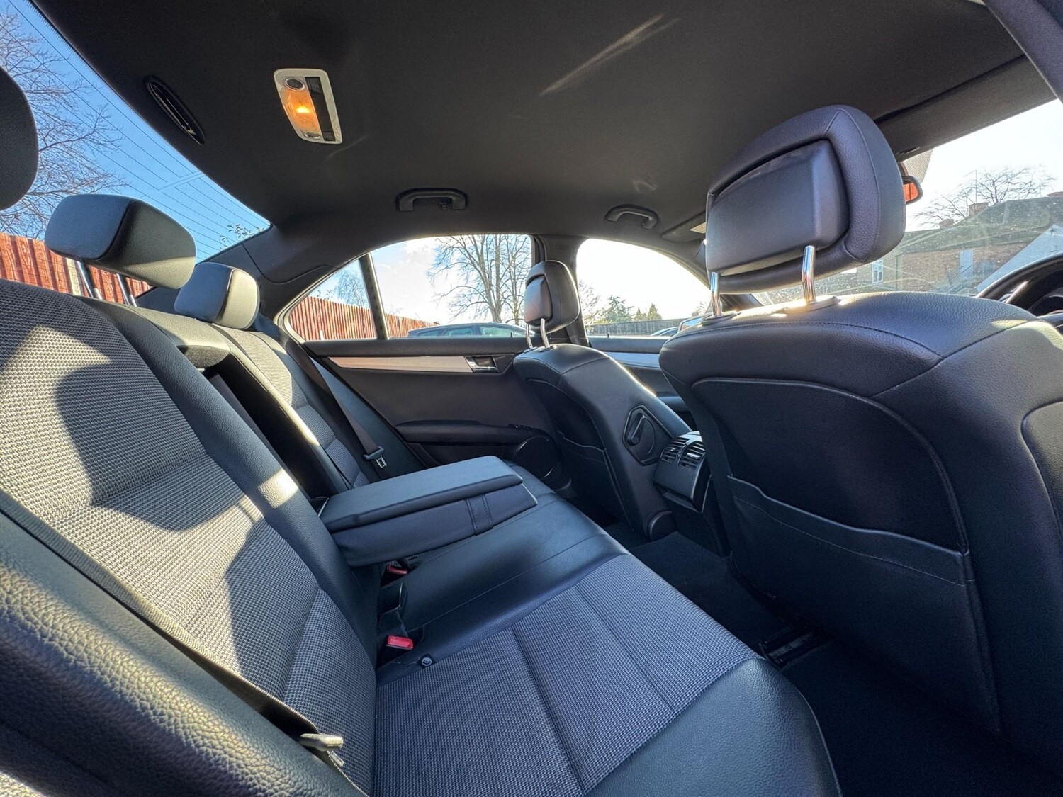 Used Mercedes-Benz C Class 2011 for sale - 77989472: Photo 20