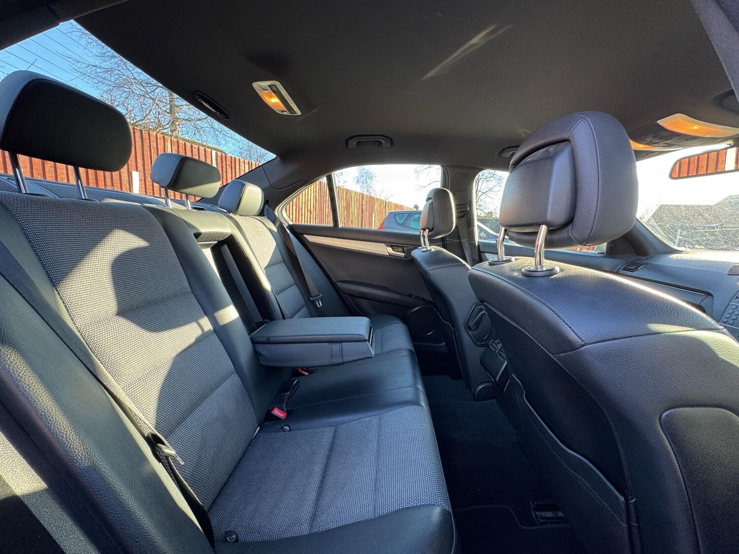 Used Mercedes-Benz C Class 2011 for sale - 77989472: Photo 21