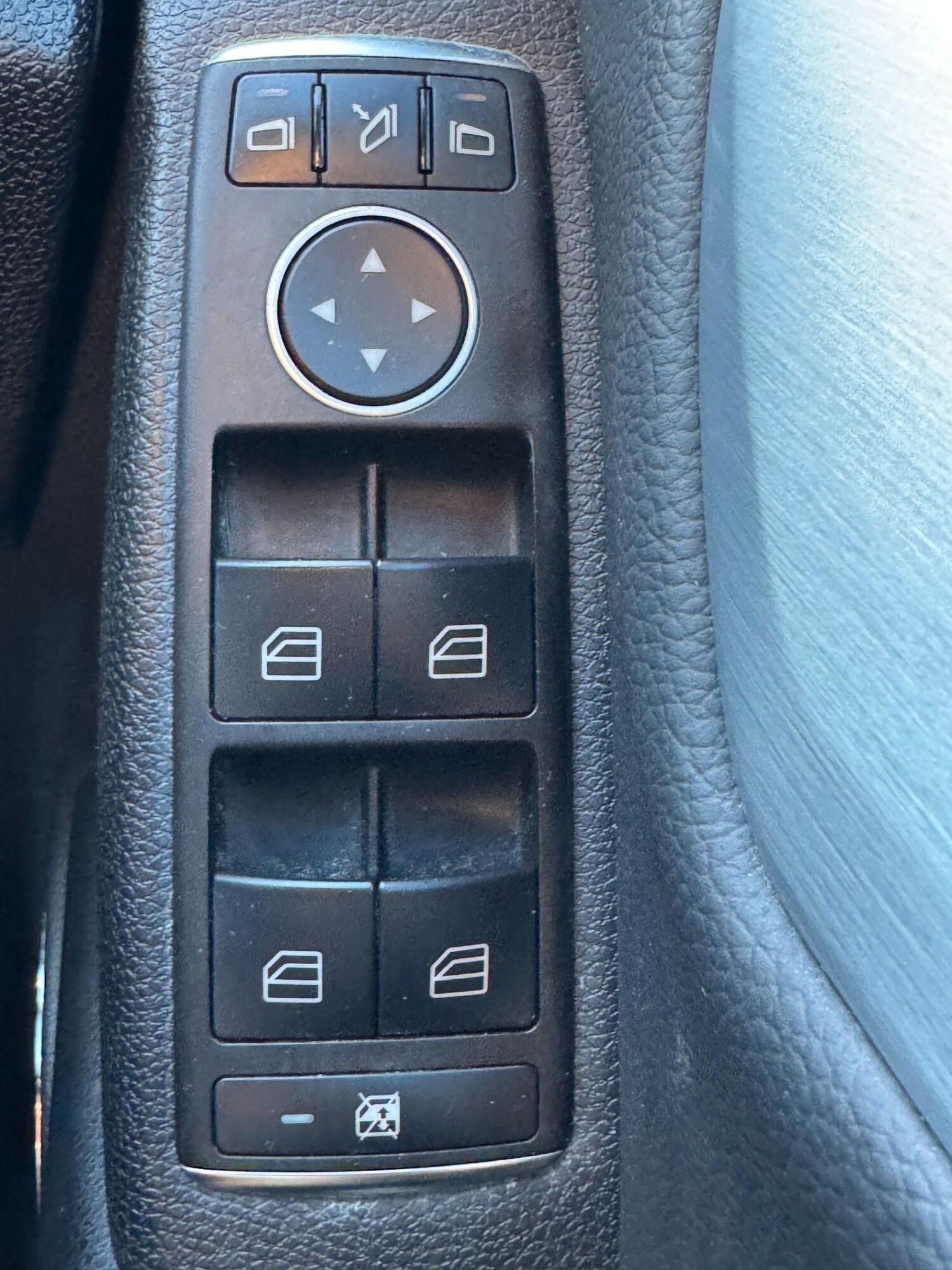 Used Mercedes-Benz C Class 2011 for sale - 77989472: Photo 35