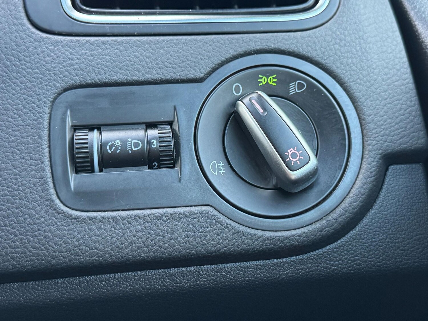 Used Volkswagen Polo 2011 for sale - 77989463: Photo 25