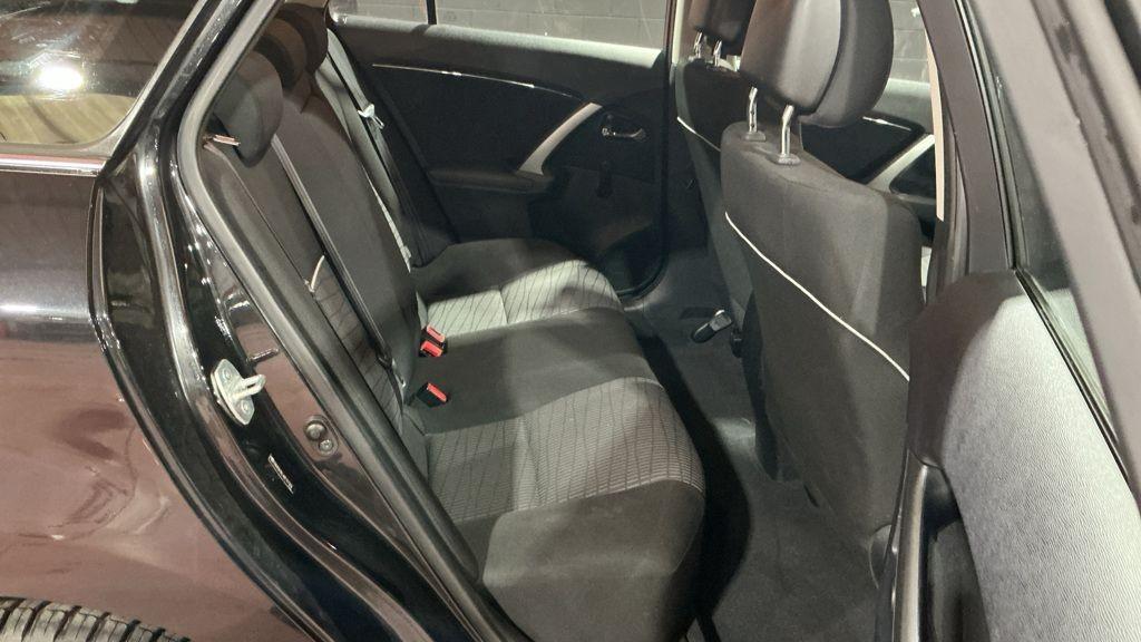 Used Toyota Avensis 2013 for sale - 78015752: Photo 10