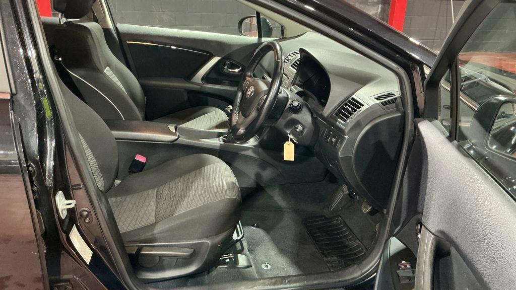 Used Toyota Avensis 2013 for sale - 78015752: Photo 9