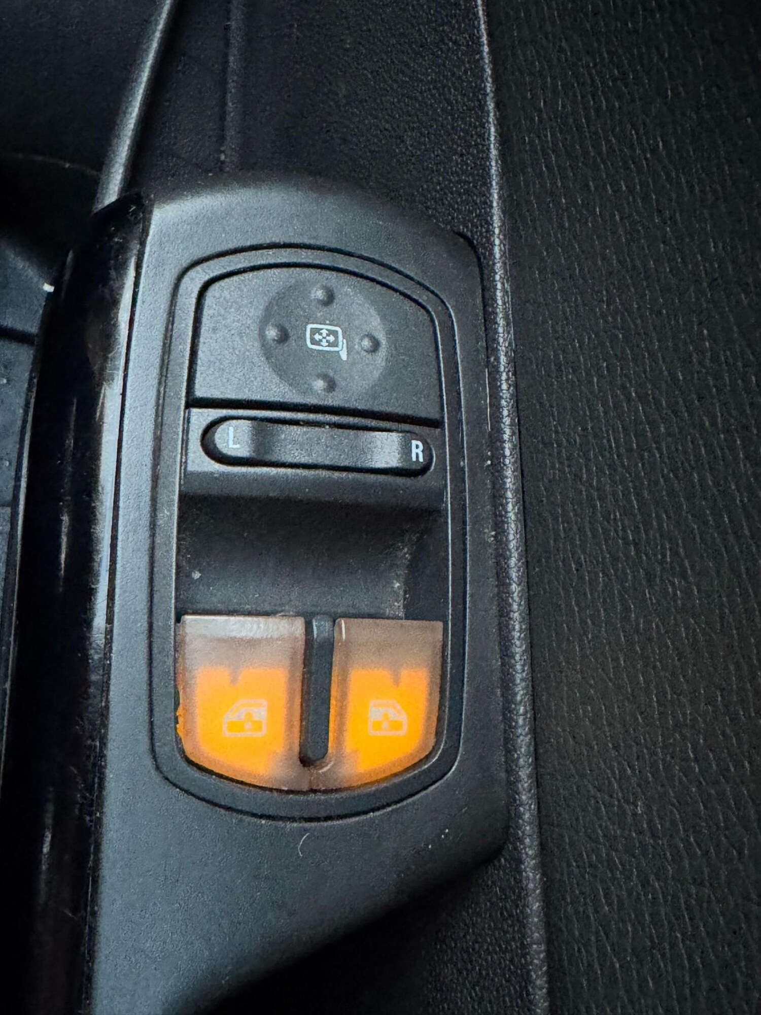 Used Vauxhall Corsa 2010 for sale - 77989465: Photo 28