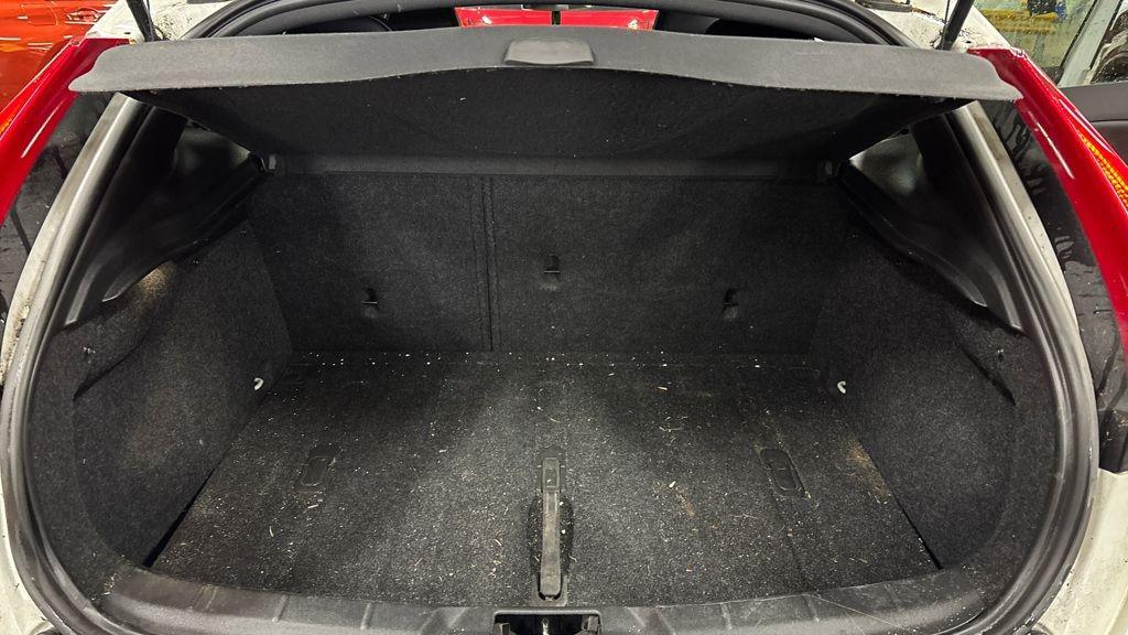 Used Volvo V40 2013 for sale - 77989496: Photo 11