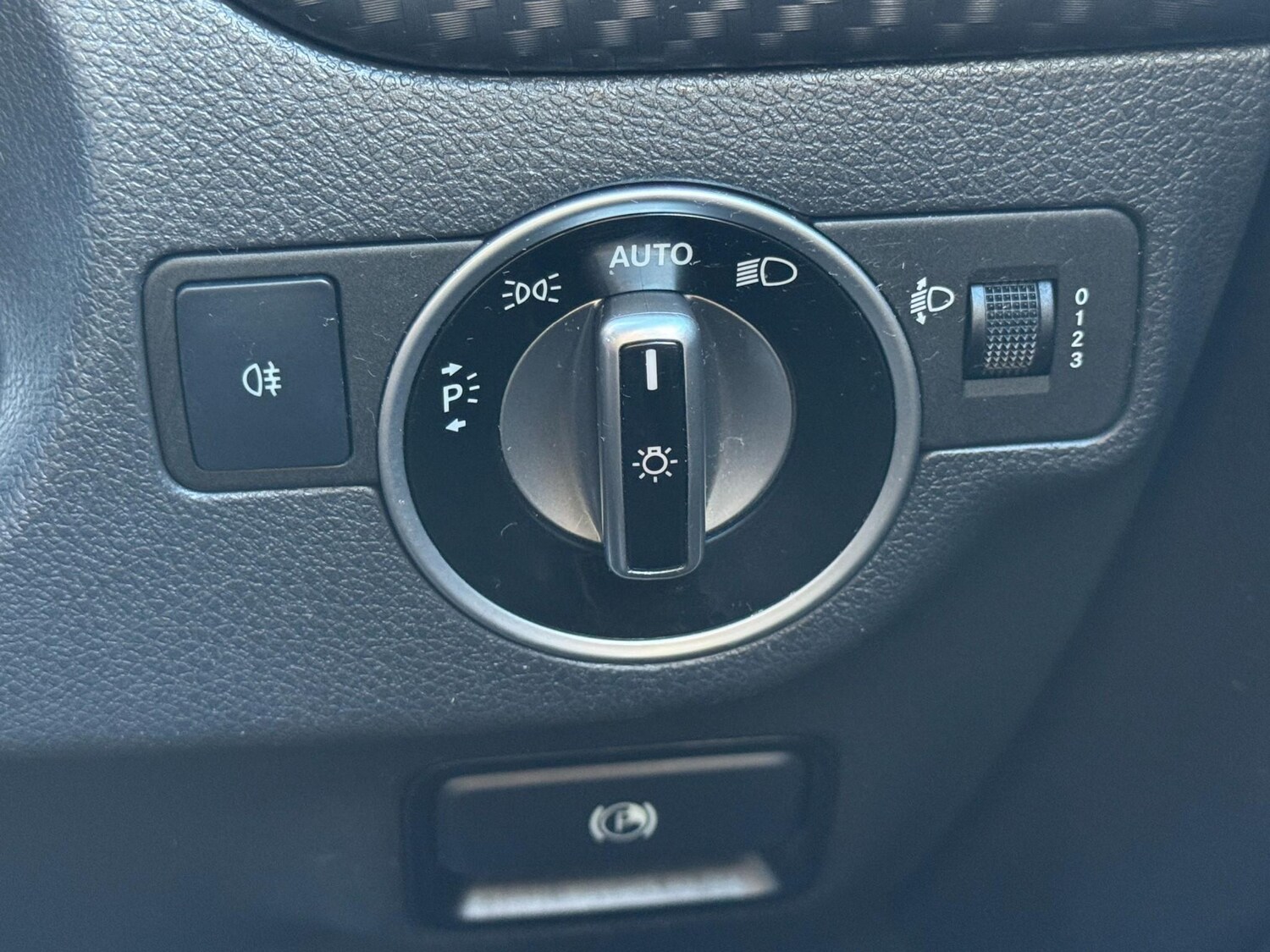 Used Mercedes-Benz A-Class 2016 for sale - 77989474: Photo 39