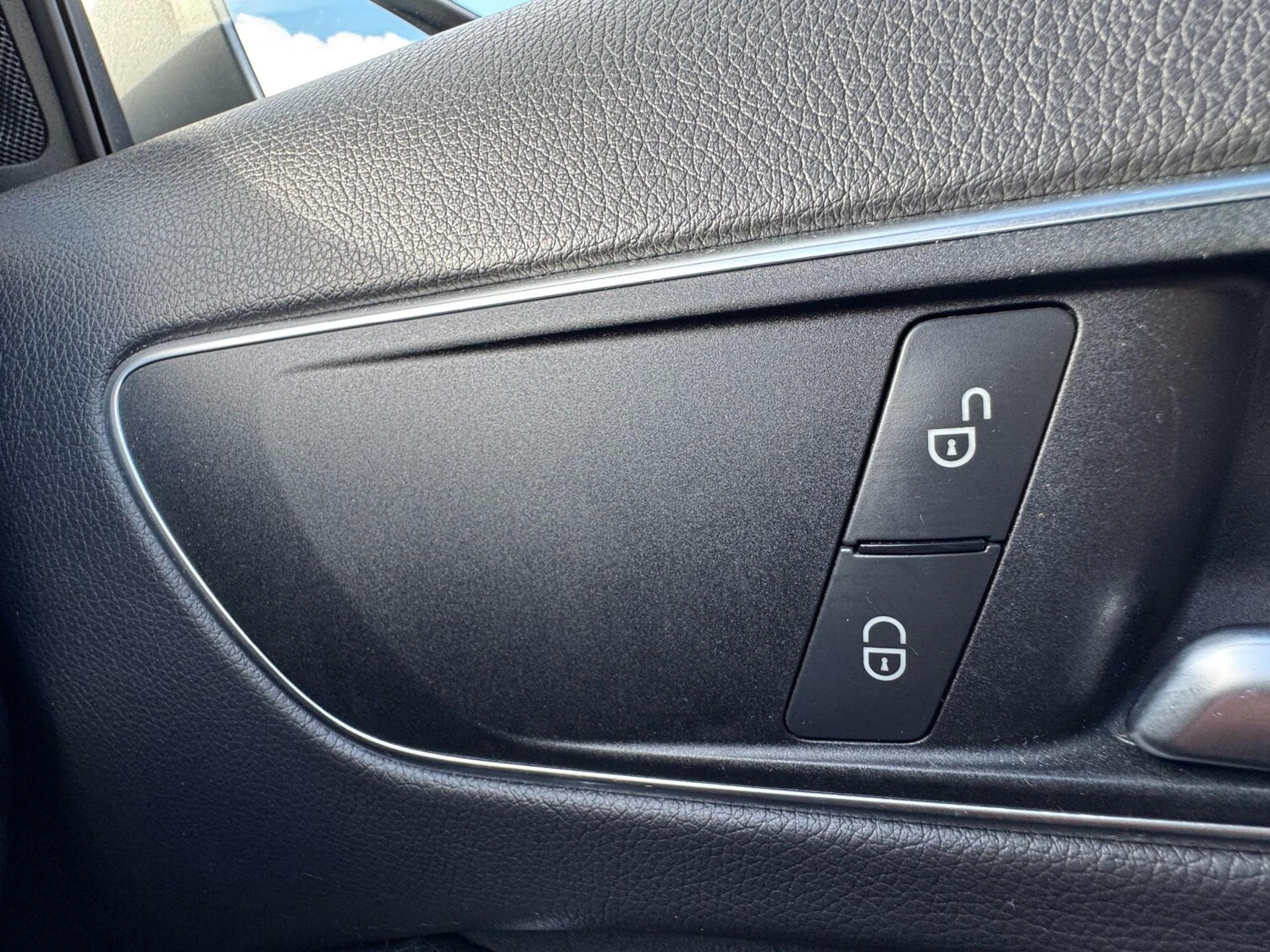 Used Mercedes-Benz A-Class 2016 for sale - 77989474: Photo 41