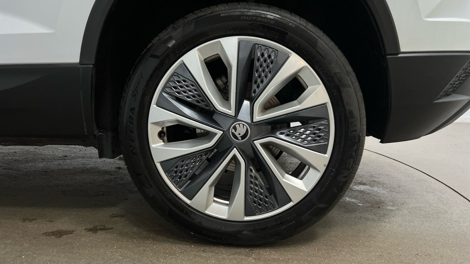 Used Skoda Karoq 2025 for sale - 76678982: Photo 5