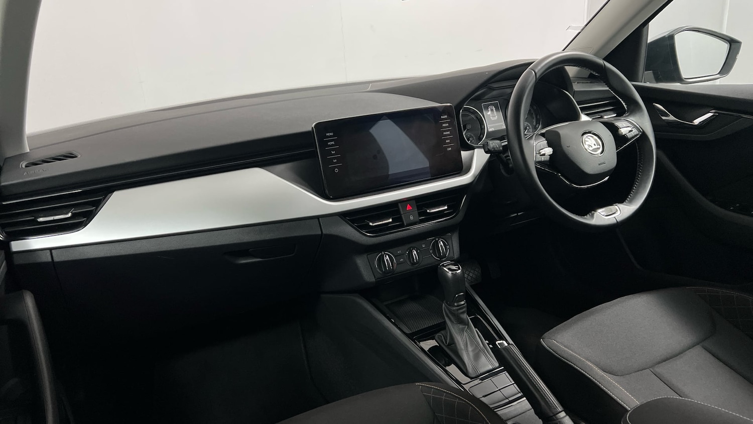 Used Skoda Kamiq 2021 for sale - 77201453: Photo 2