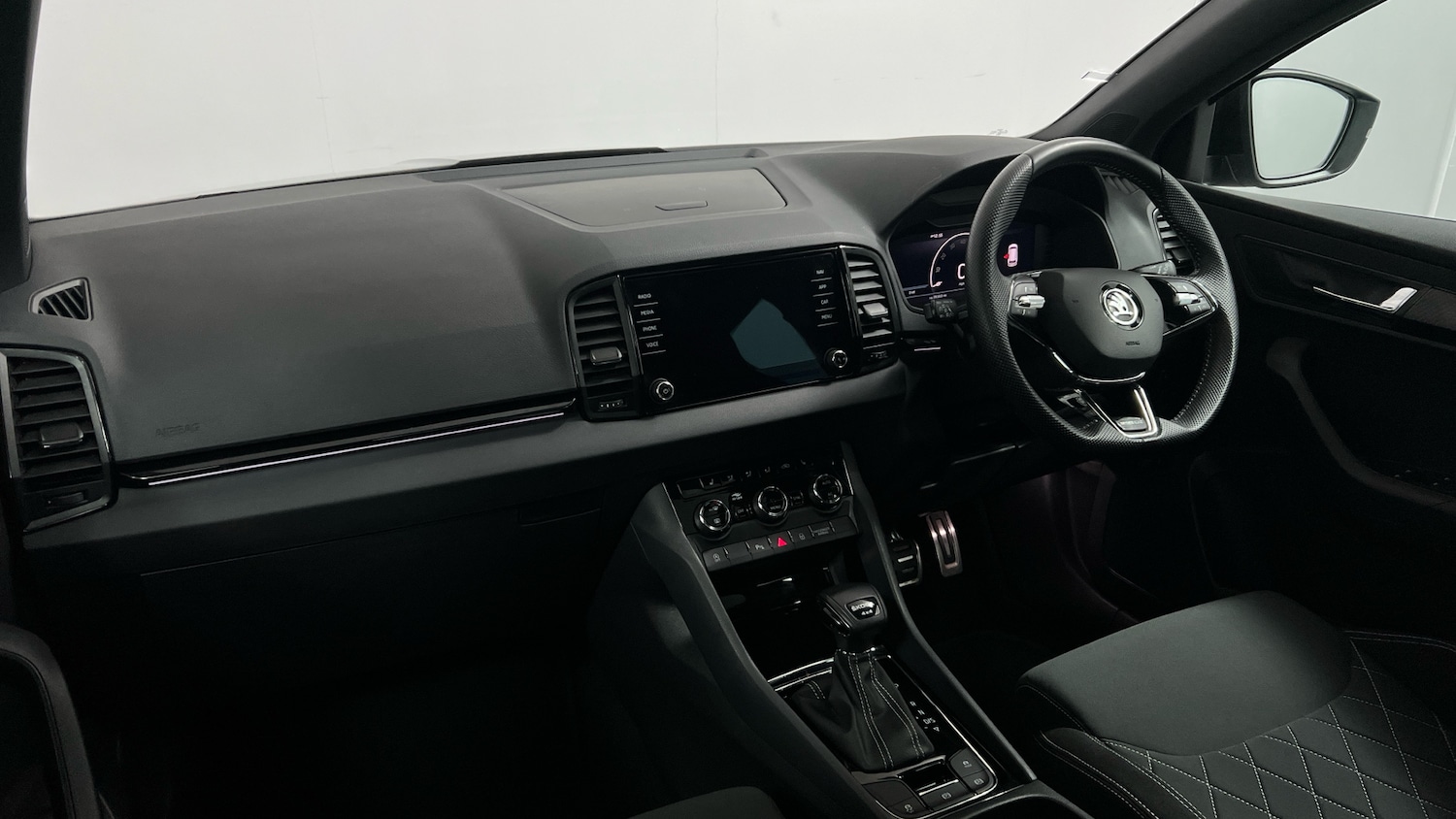 Used Skoda Karoq 2022 for sale - 77669175: Photo 2