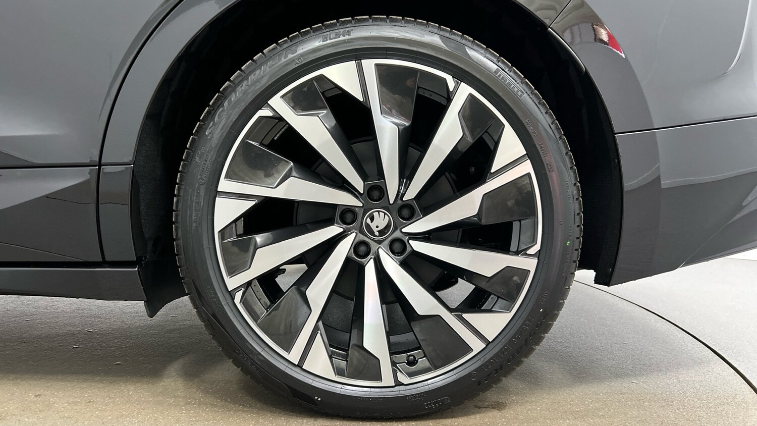 Used Skoda Enyaq 2025 for sale - 76680025: Photo 16