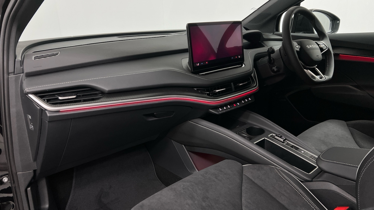 Used Skoda Enyaq 2025 for sale - 76680025: Photo 2