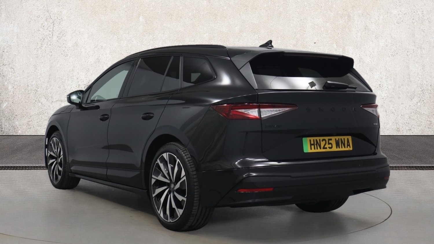 Used Skoda Enyaq 2025 for sale - 76680025: Photo 3