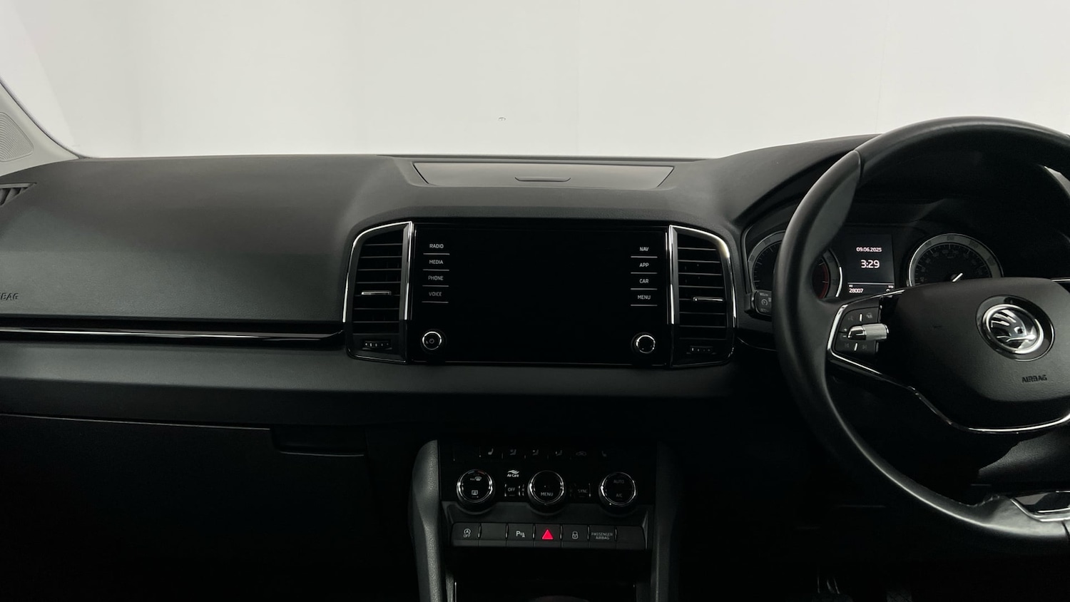 Used Skoda Karoq 2022 for sale - 77807373: Photo 13