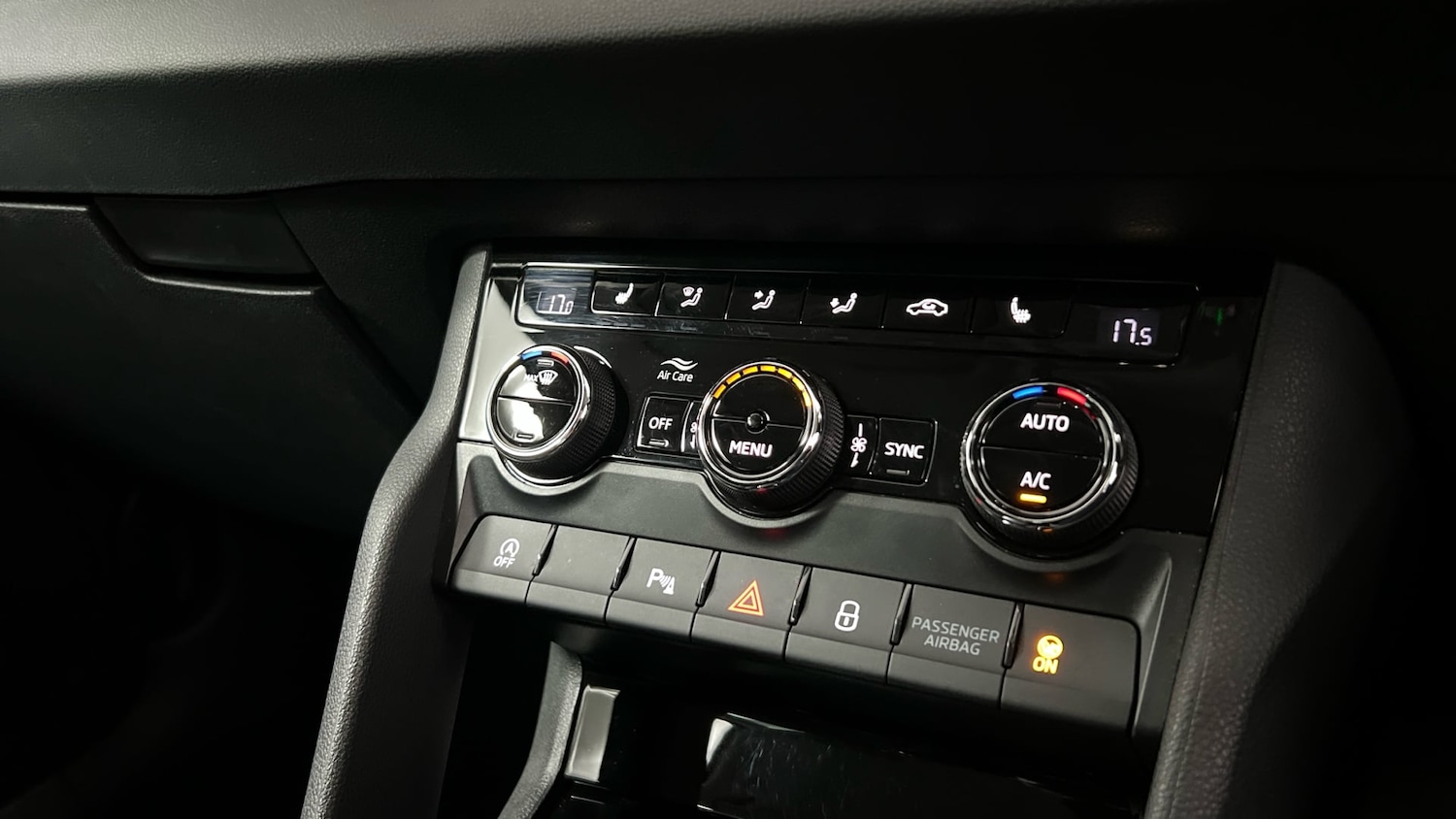 Used Skoda Karoq 2022 for sale - 77807373: Photo 25