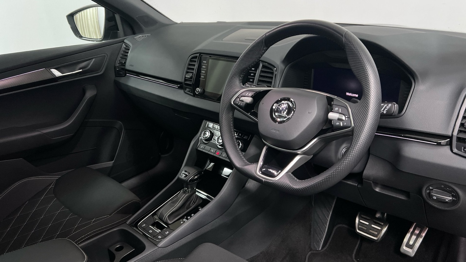 Used Skoda Karoq 2024 for sale - 76677221: Photo 6