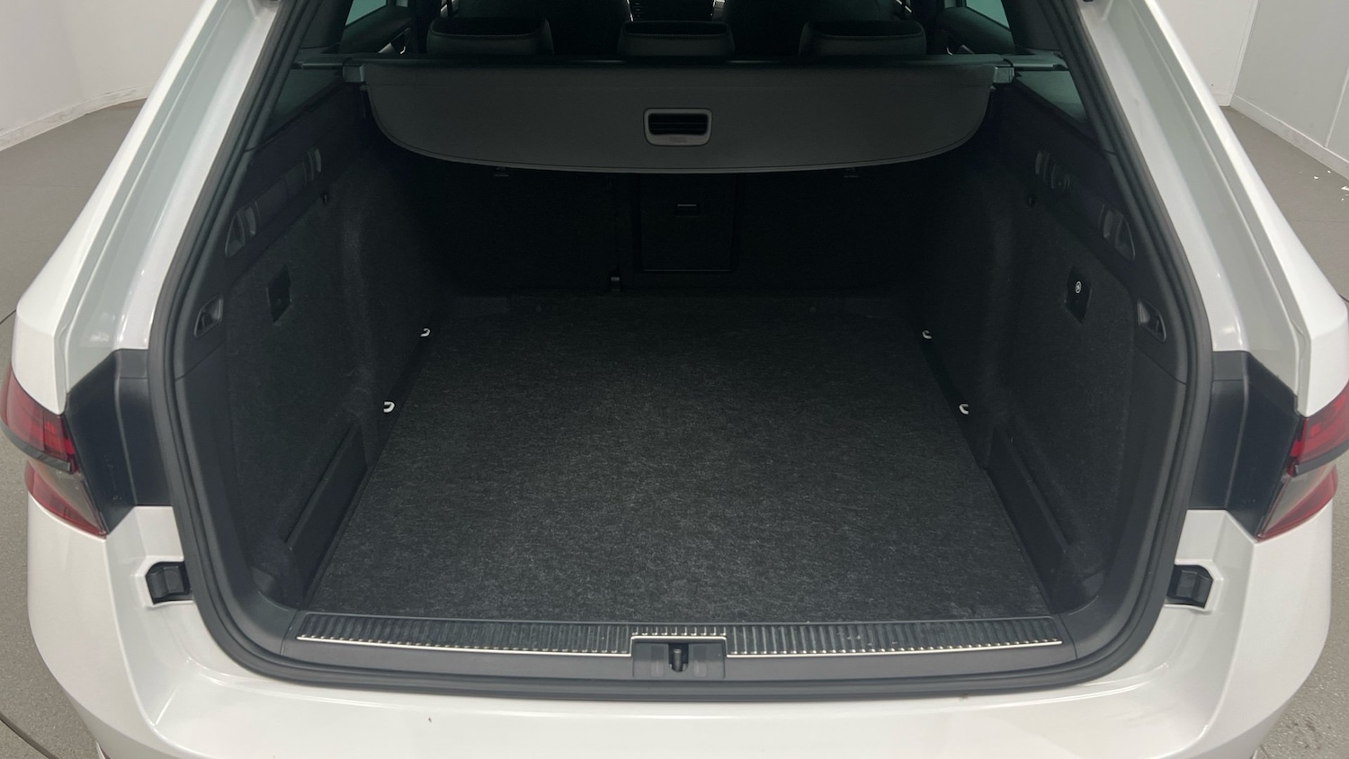 Used Skoda Superb 2023 for sale - 76676827: Photo 13