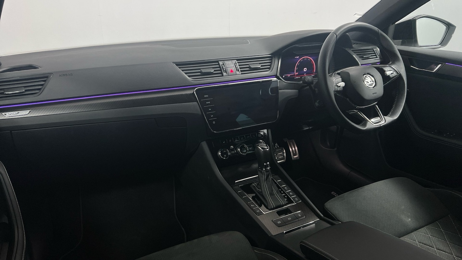 Used Skoda Superb 2023 for sale - 76676827: Photo 2