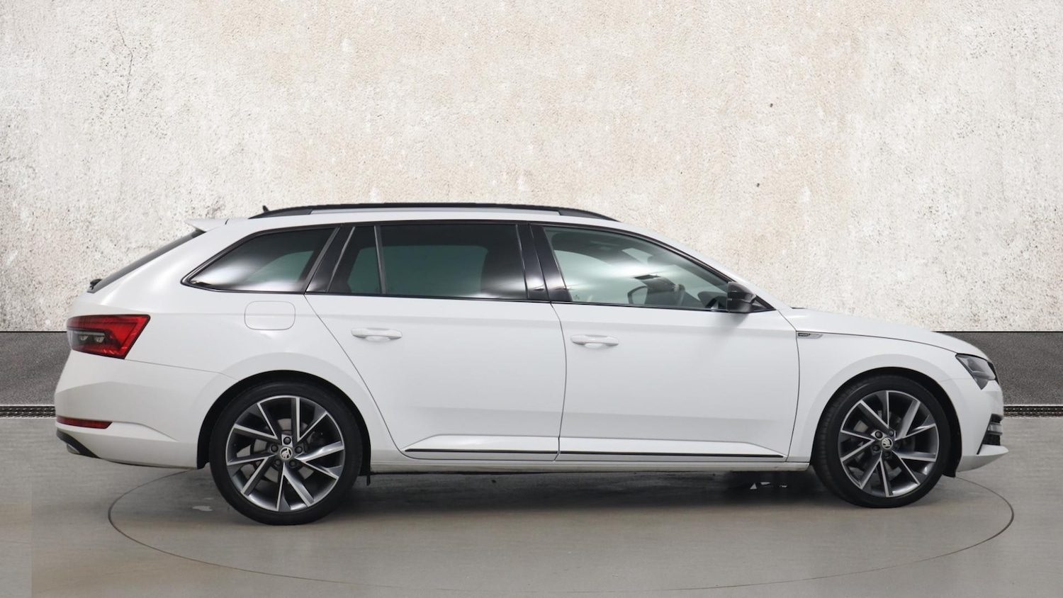 Used Skoda Superb 2023 for sale - 76676827: Photo 4