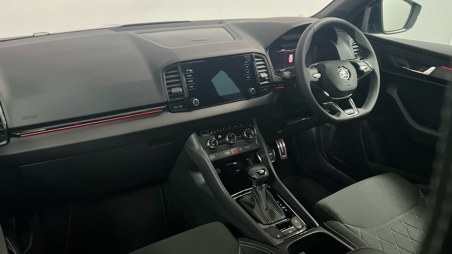 Used Skoda Karoq 2020 for sale - 76681046: Photo 2