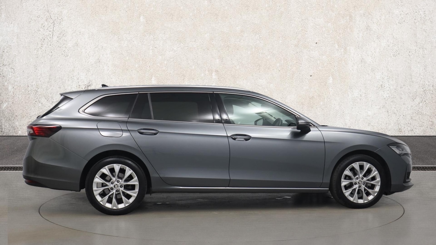 Used Skoda Superb 2024 for sale - 76699623: Photo 4