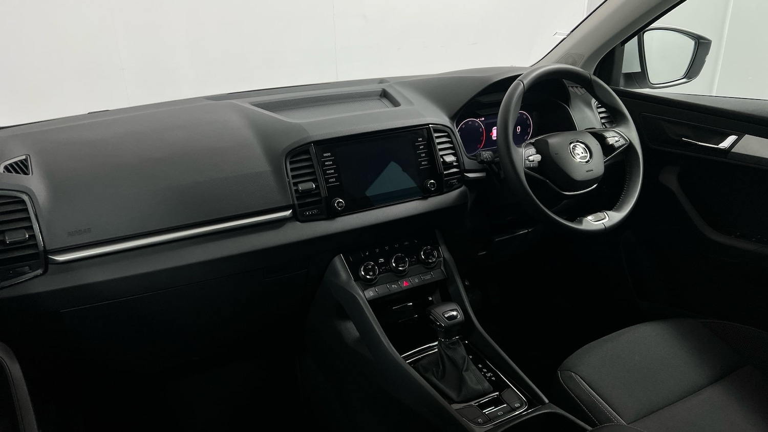 Used Skoda Karoq 2025 for sale - 78139291: Photo 2