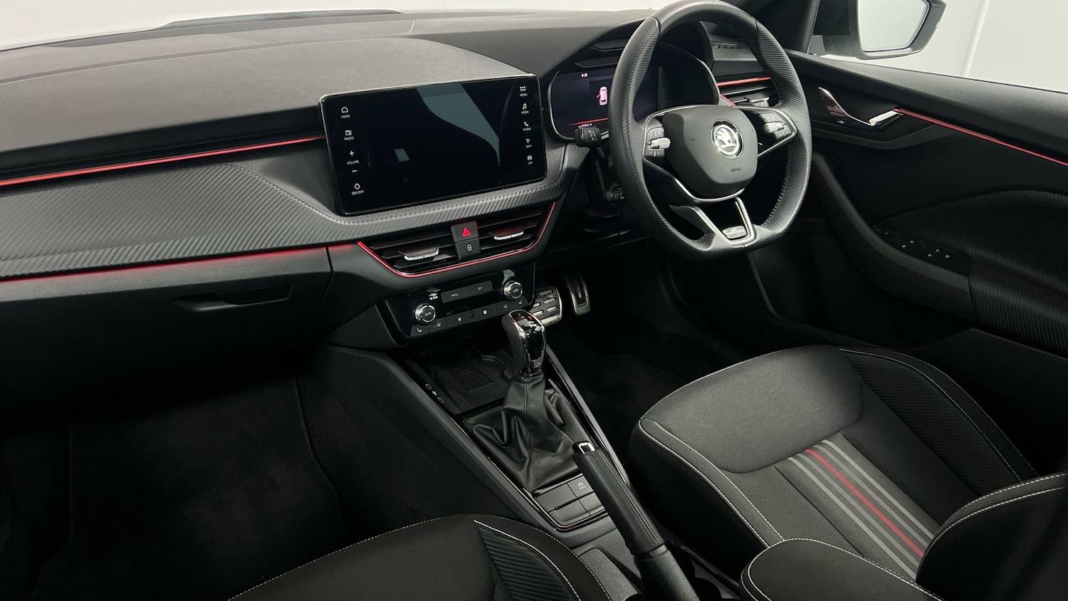 Used Skoda Kamiq 2025 for sale - 76681528: Photo 2