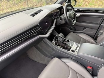 Used Volkswagen Touareg 2019 for sale - 78510918: Photo
