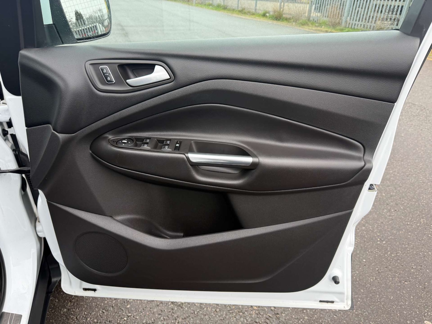 Used Ford Kuga 2014 for sale - 77690672: Photo 32