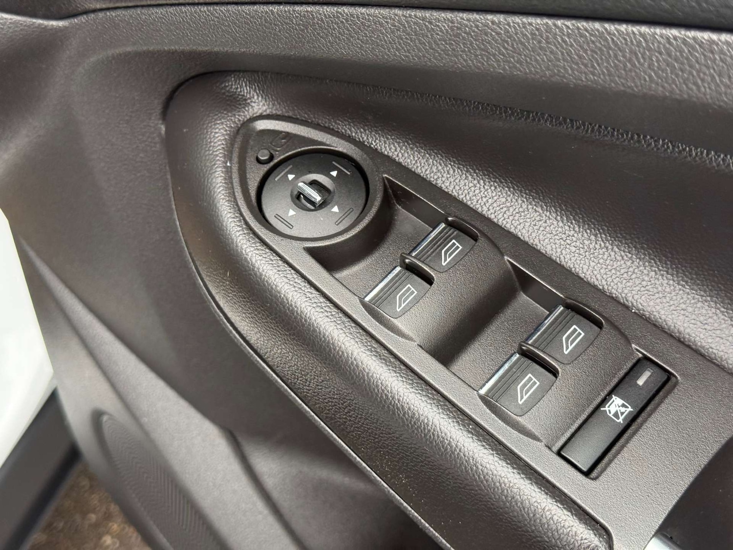 Used Ford Kuga 2014 for sale - 77690672: Photo 33