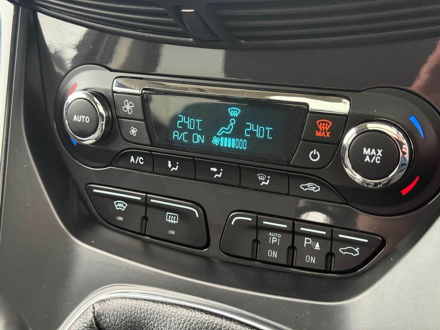 Used Ford Kuga 2014 for sale - 77690672: Photo 45