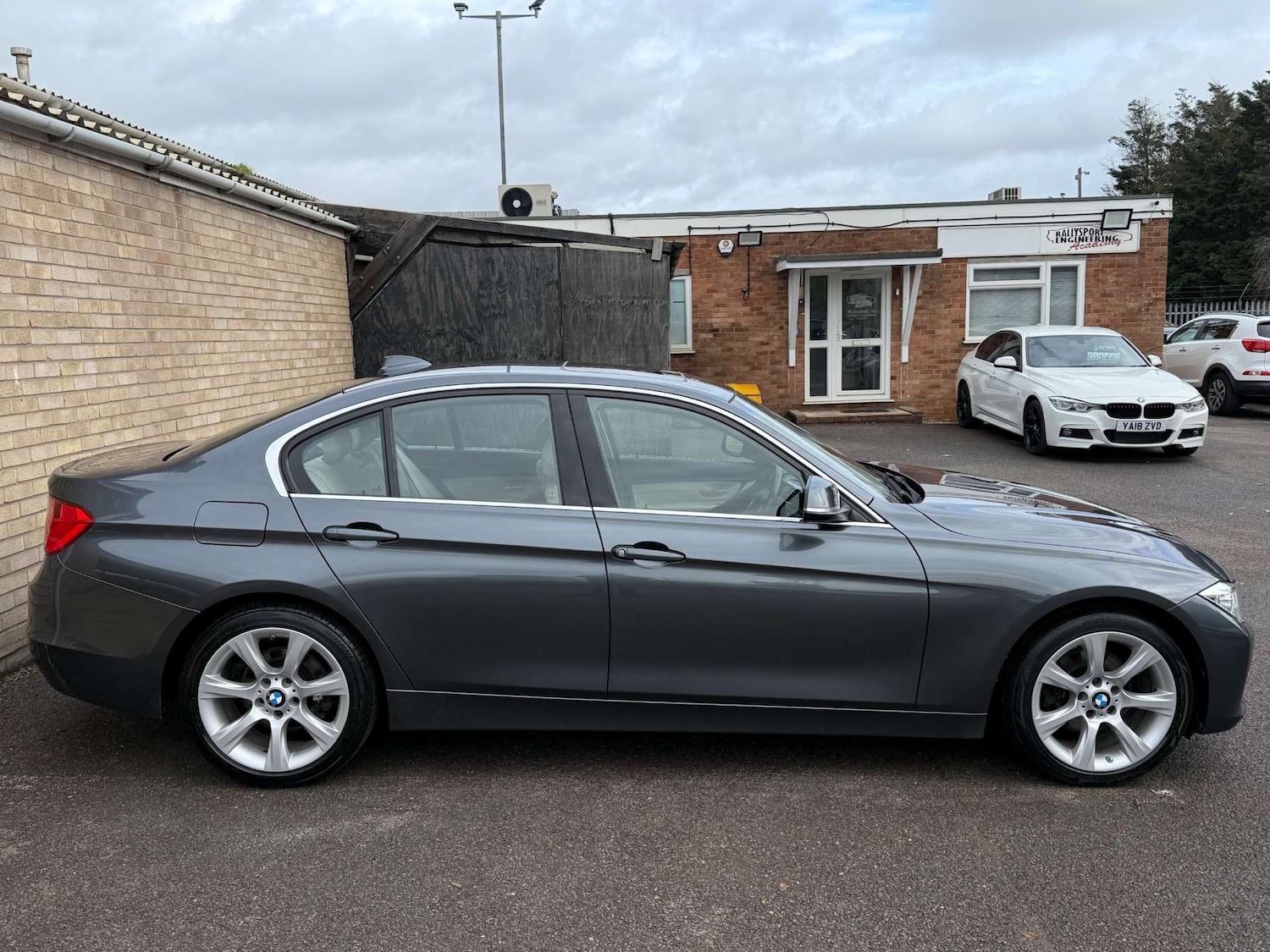 Used BMW 3 Series 2014 for sale - 76451745: Photo 28