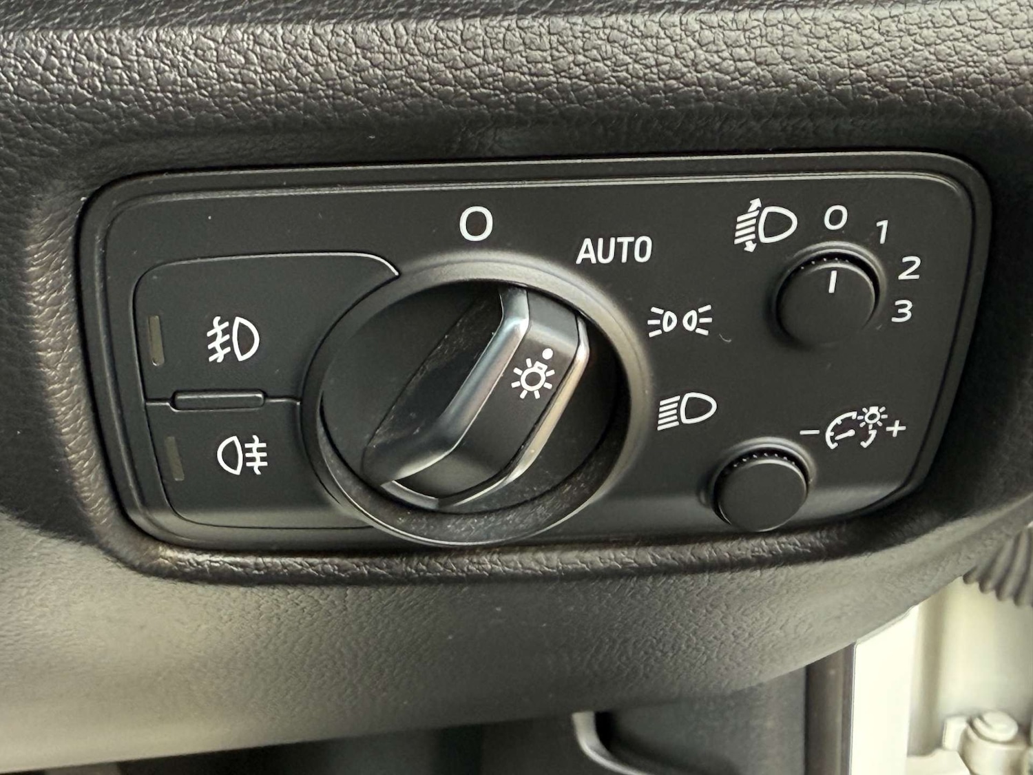 Used Audi A3 2016 for sale - 77172475: Photo 39