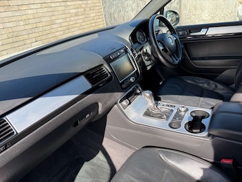 Used Volkswagen Touareg 2013 for sale - 75923143: Photo