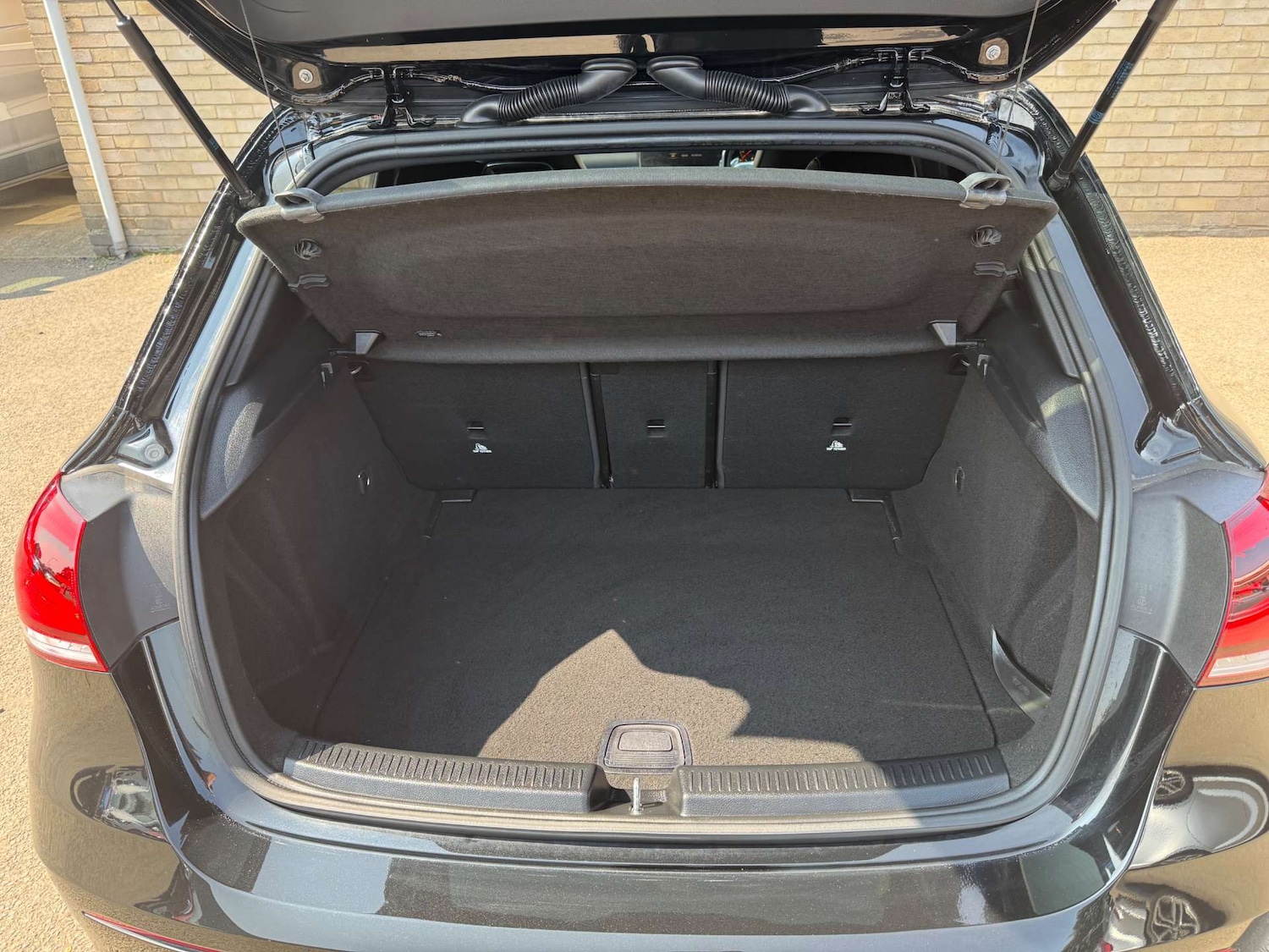 Used Mercedes-Benz A-Class 2019 for sale - 76601881: Photo 41