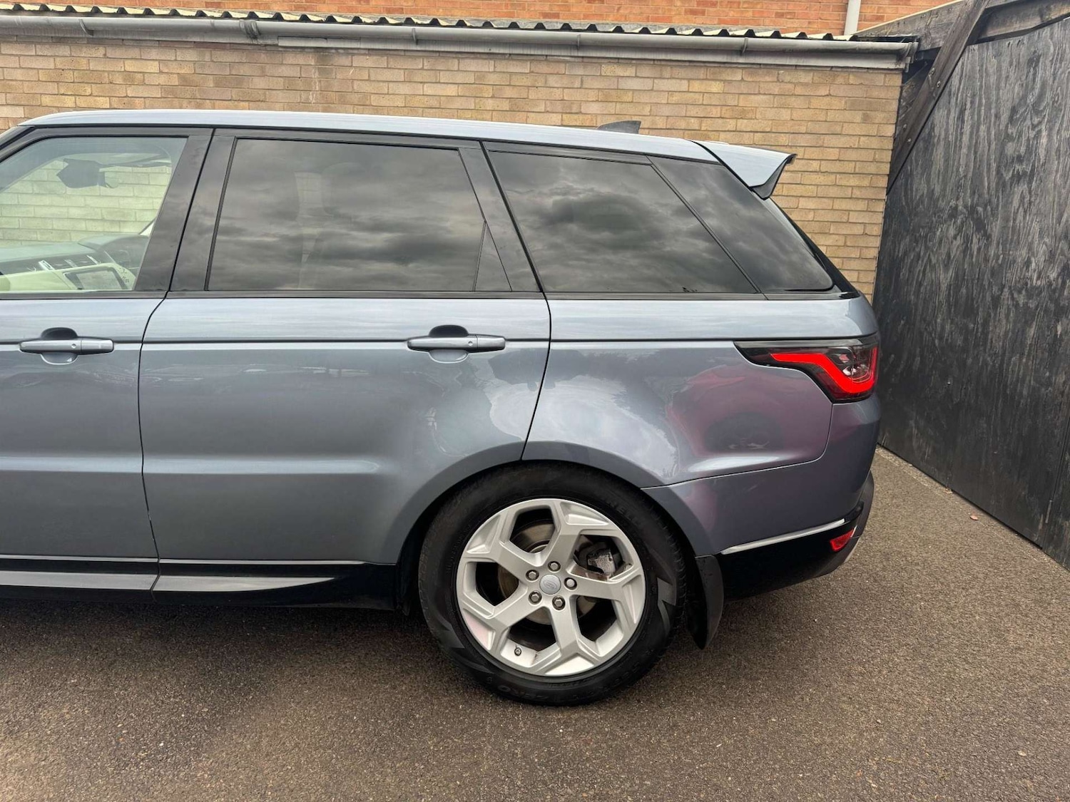 Used Land Rover Range Rover Sport 2018 for sale - 76934119: Photo 17