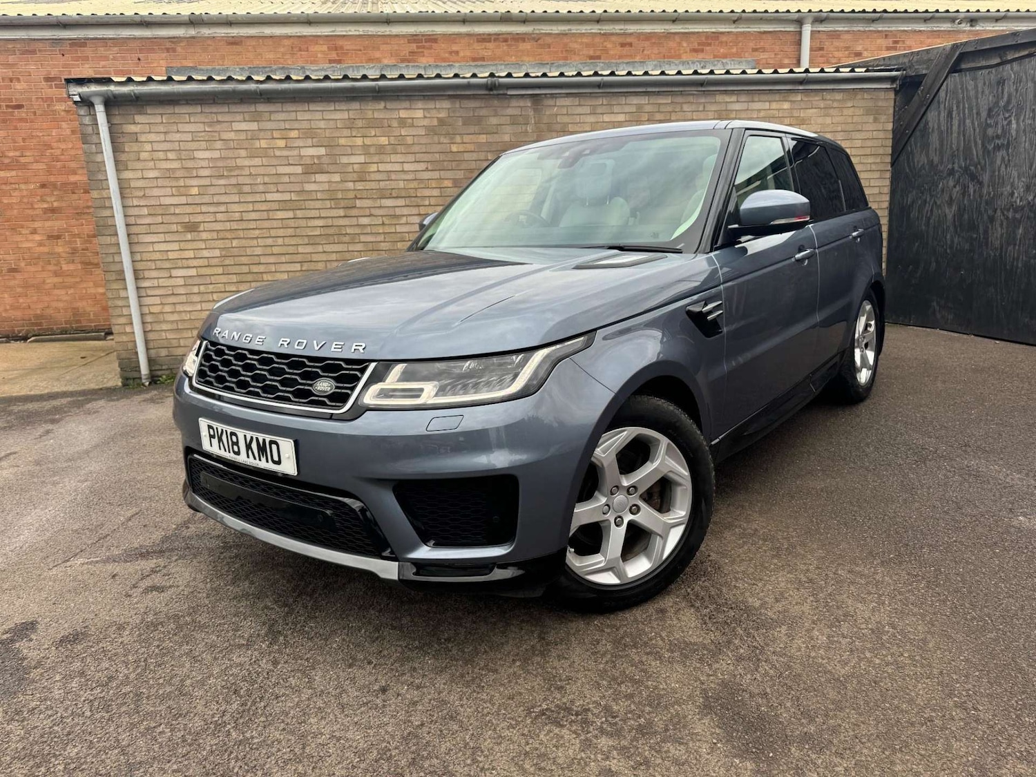Used Land Rover Range Rover Sport 2018 for sale - 76934119: Photo 3