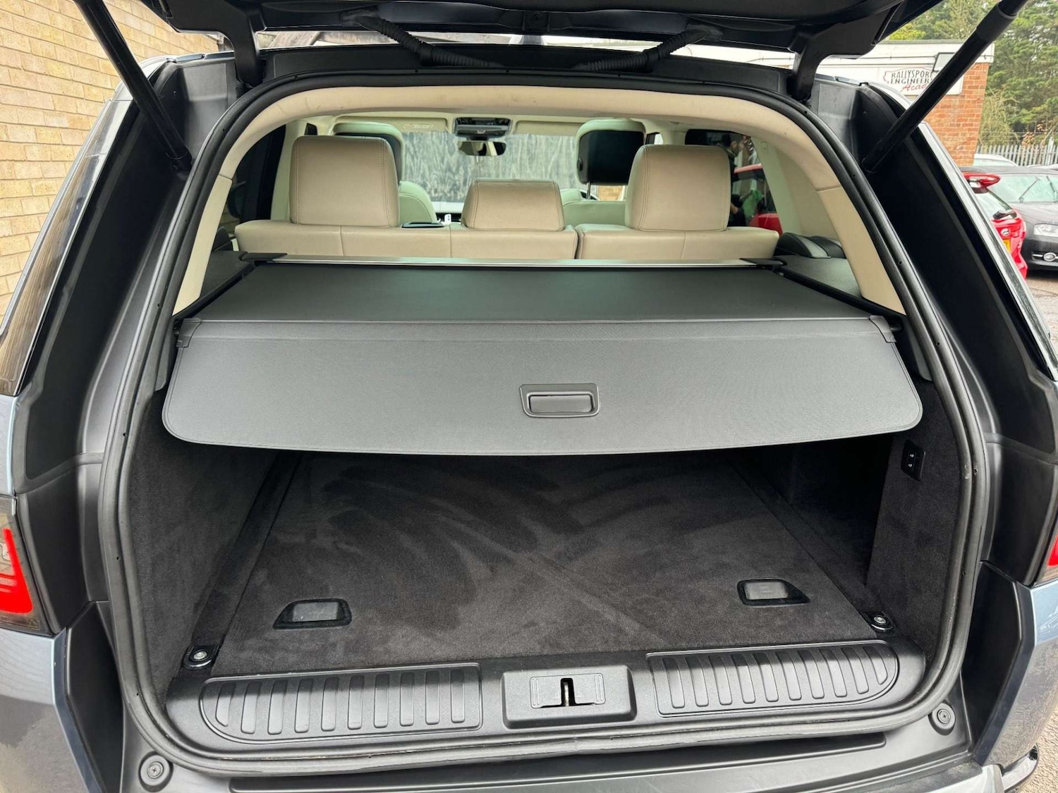 Used Land Rover Range Rover Sport 2018 for sale - 76934119: Photo 31