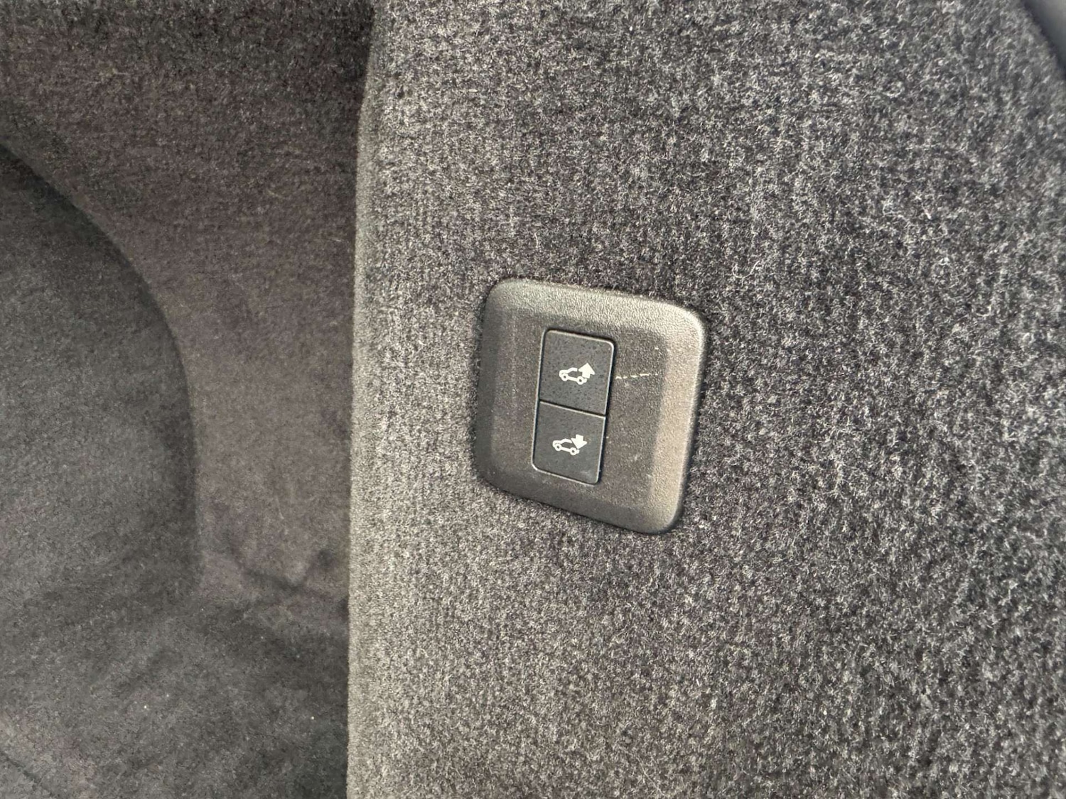 Used Land Rover Range Rover Sport 2018 for sale - 76934119: Photo 34