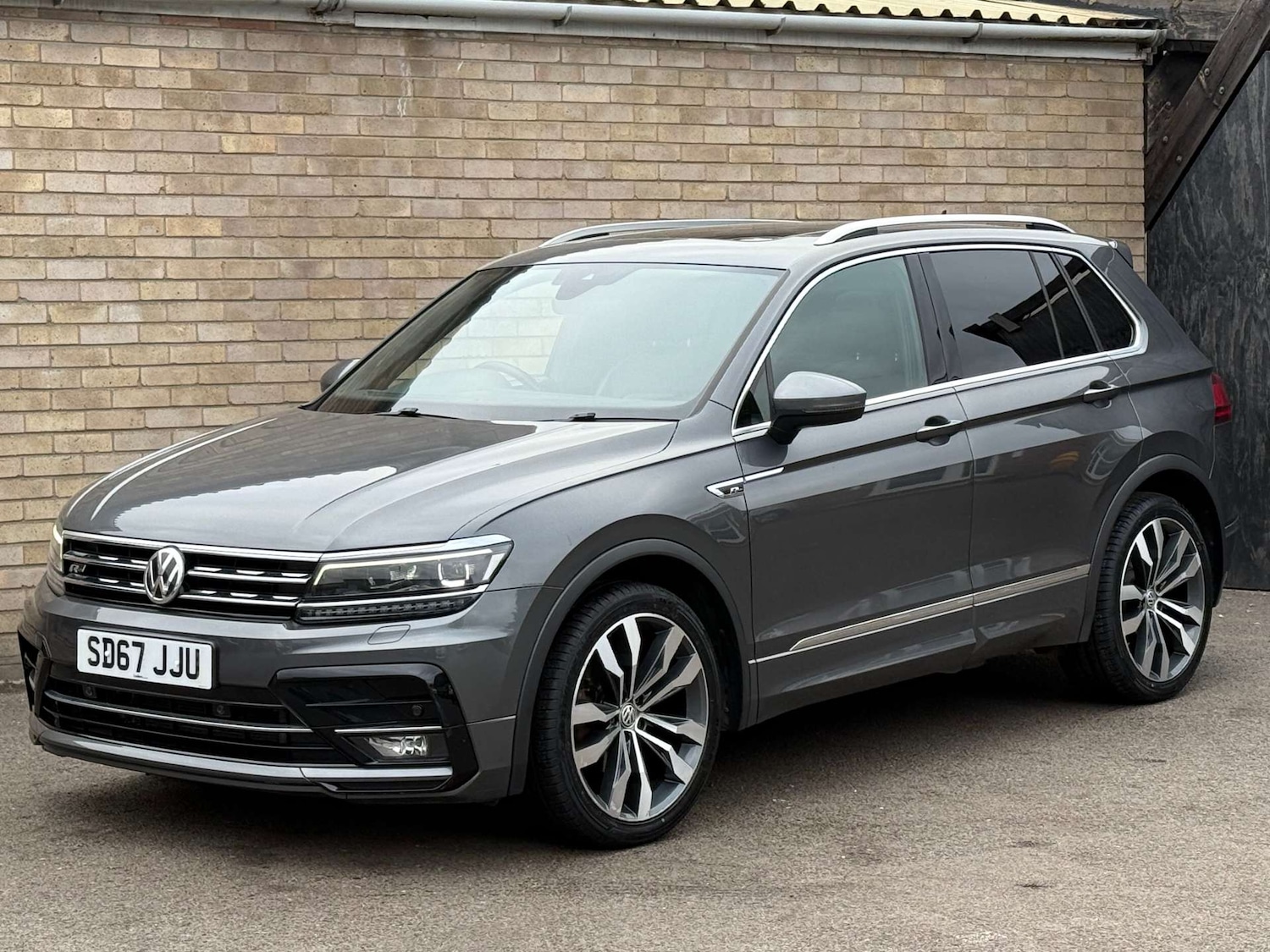 Used Volkswagen Tiguan 2017 for sale - 76255884: Photo 1