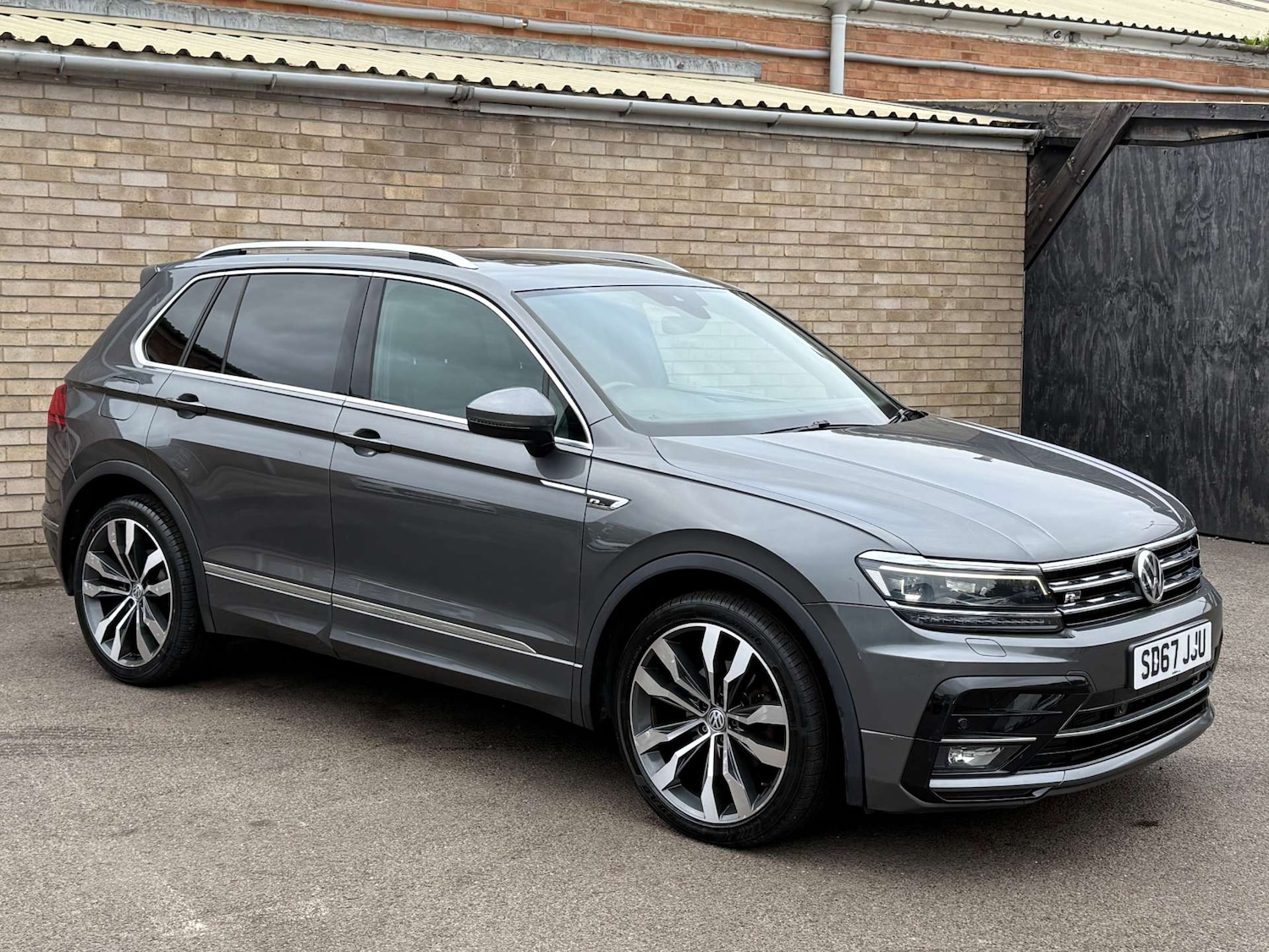 Used Volkswagen Tiguan 2017 for sale - 76255884: Photo 4