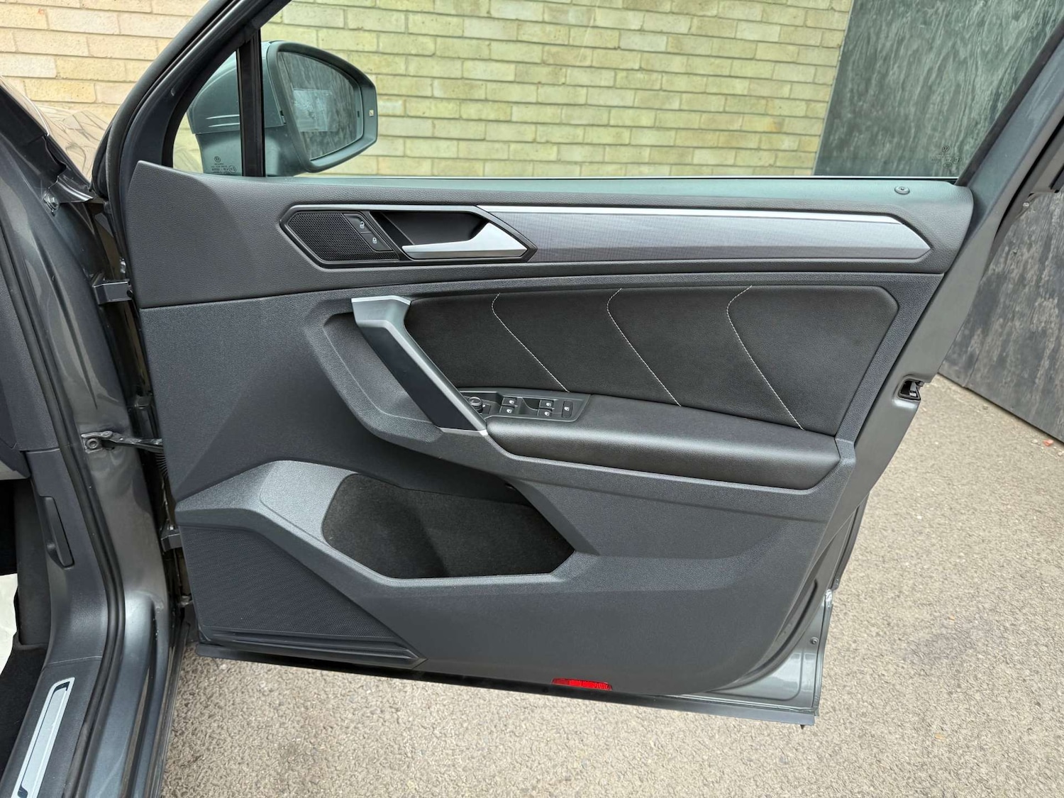 Used Volkswagen Tiguan 2017 for sale - 76255884: Photo 41