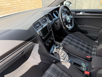 Used Volkswagen Golf 2017 for sale - 75923149: Photo