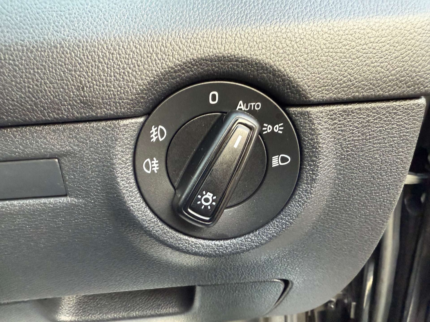 Used Skoda Octavia 2015 for sale - 76735841: Photo 49