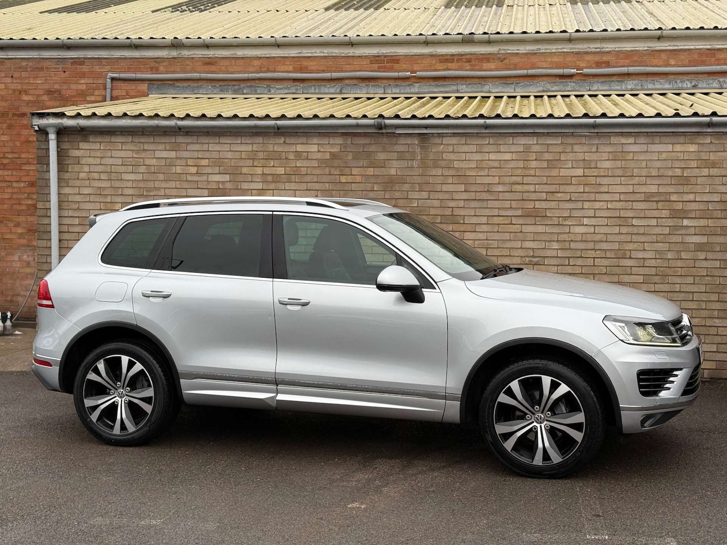 Used Volkswagen Touareg 2017 for sale - 77022440: Photo 23