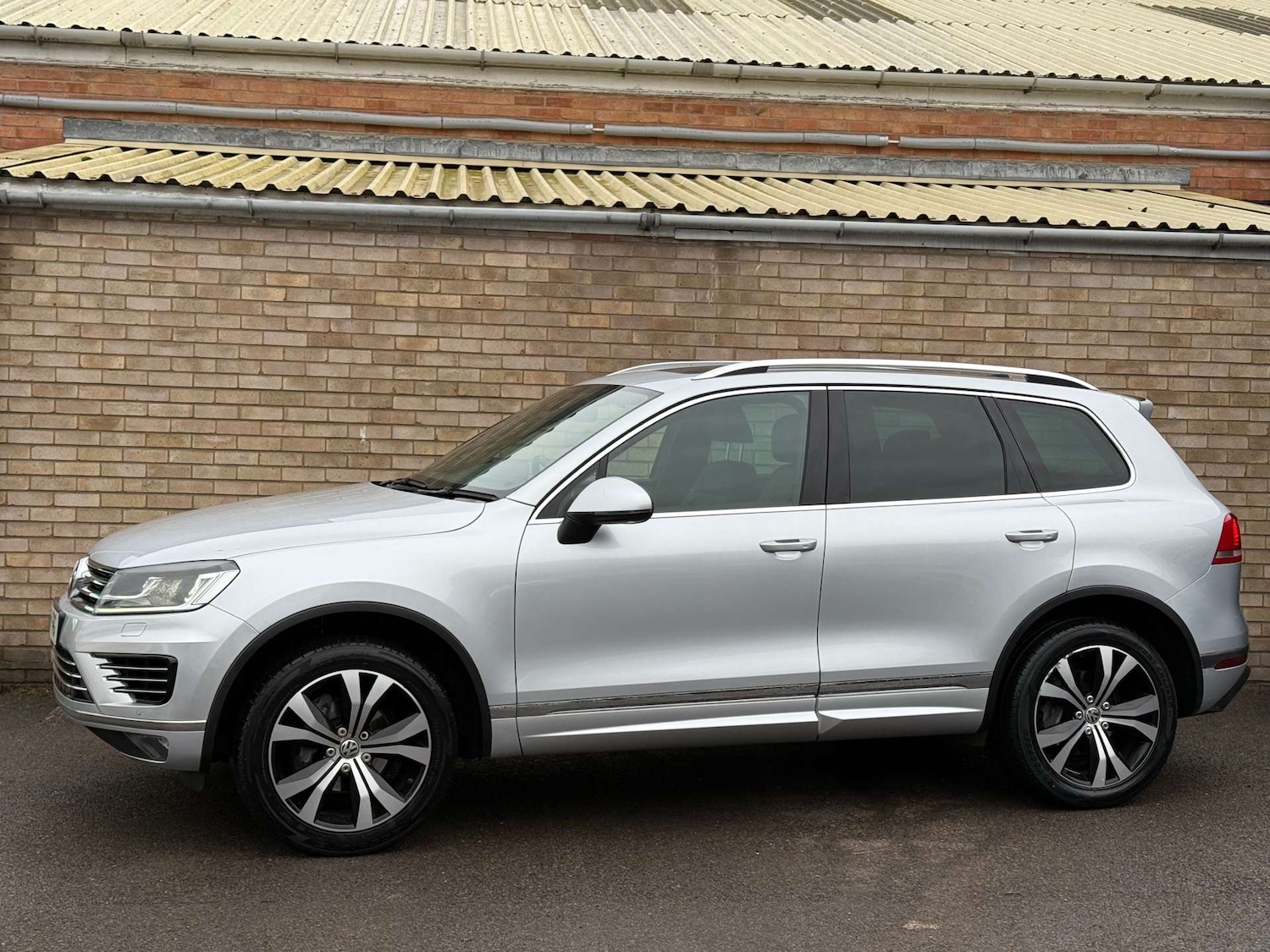 Used Volkswagen Touareg 2017 for sale - 77022440: Photo 33